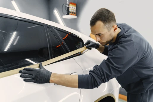 Choosing a Certified Auto Glass Repair Service